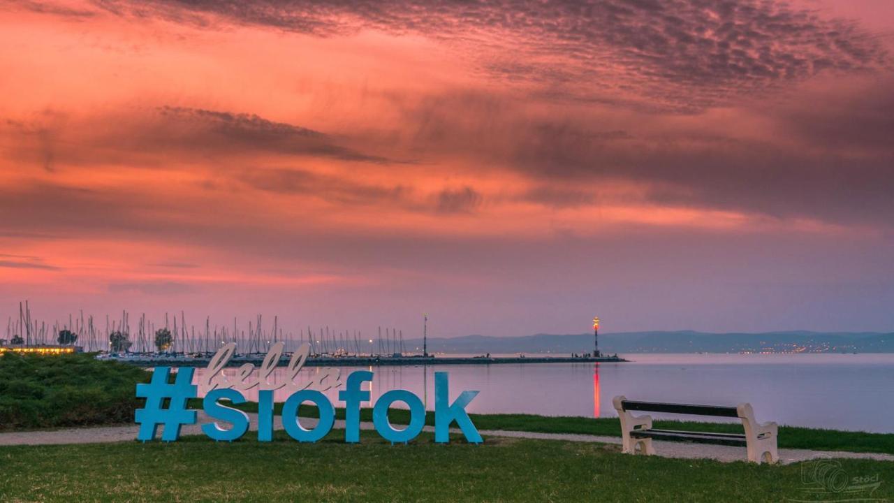 Villa Bori Siófok Esterno foto